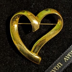 Shiny Gold Tone Heart Brooch